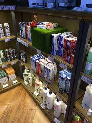 深圳進口食品批發門店及木材銷售市場概覽